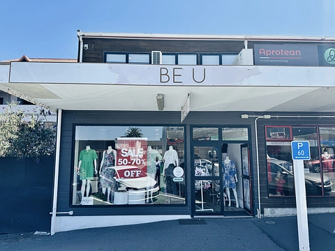 Paraparaumu Beach  Prime shop unit for sale in Paraparaumu Beach!