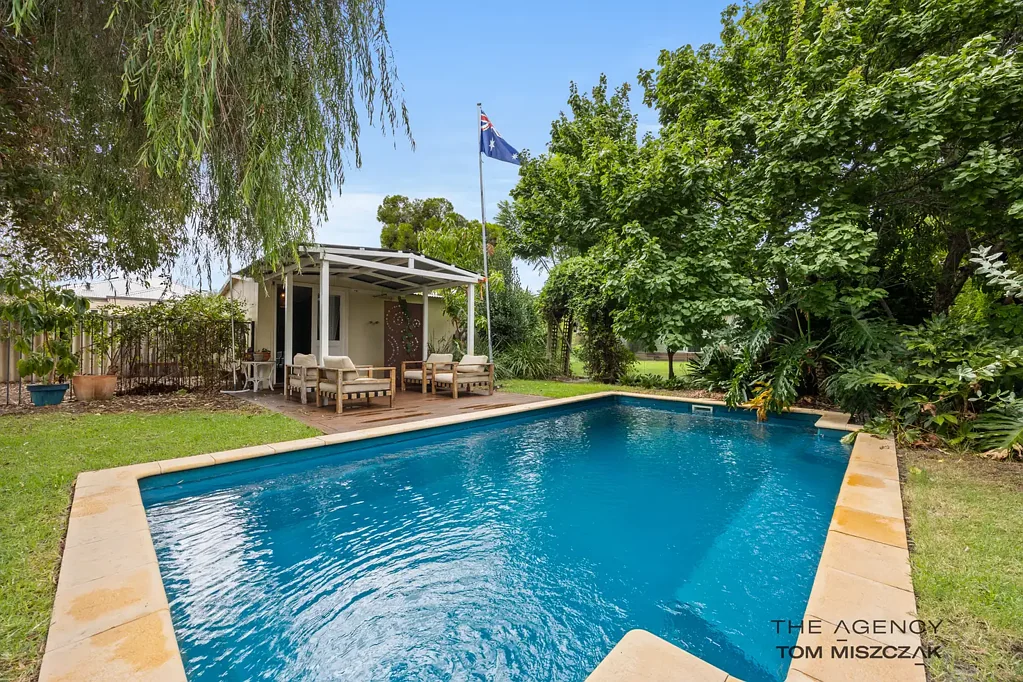 14 Donaldson Street, Queens Park, WA 6107