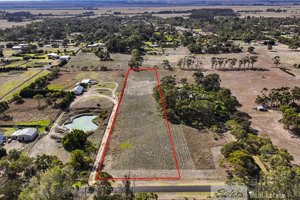 Millicent Acreage Living in Popular Location!