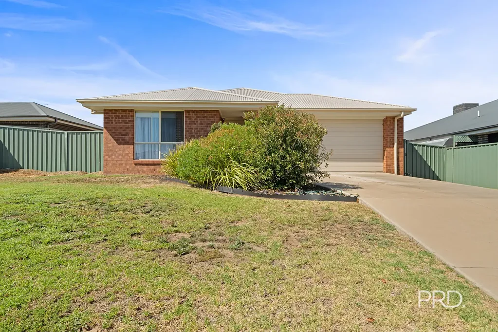 5 Paperbark Drive, Forest Hill, NSW 2651