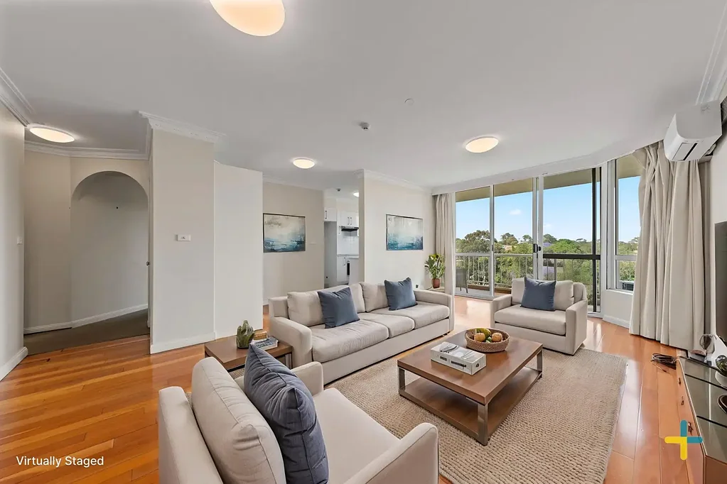 North-East Corner, Bright and Convenient