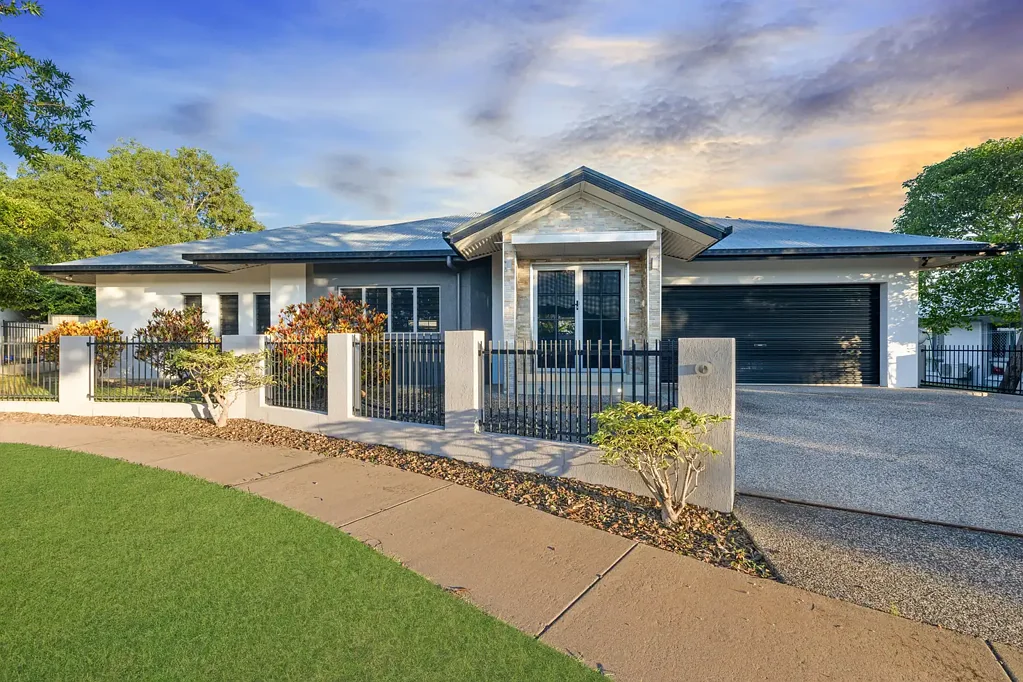 Lyons 4房  STUNNING HOME IN A QUIET AND CONVENIENT LOCATION!