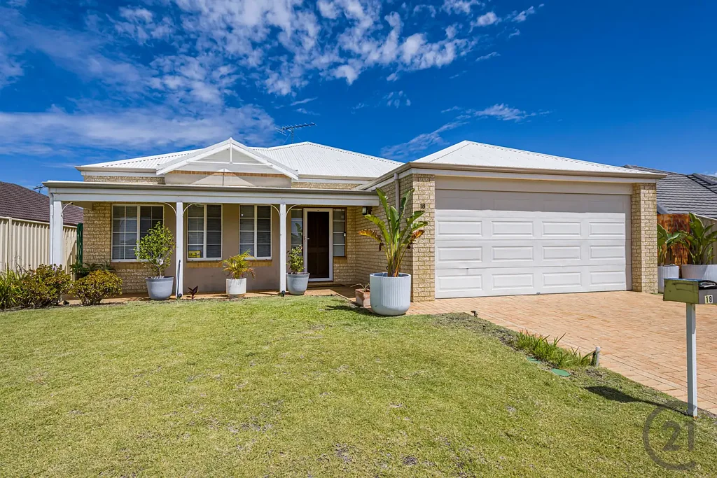 18 Kerkeri Heights, Lakelands, WA 6180
