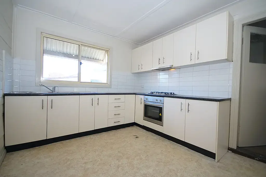 Single Level Family Villa!