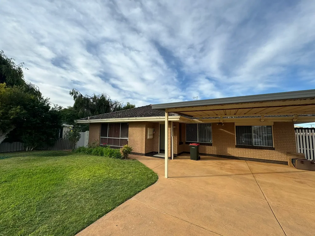 FAMILY HOME ON A SPACIOUS BLOCK