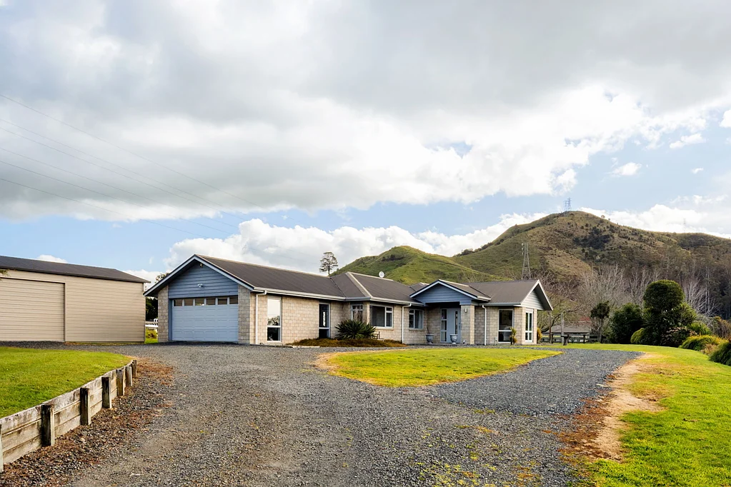 Huntly 4chambre Dream Home at 10 Parker Road