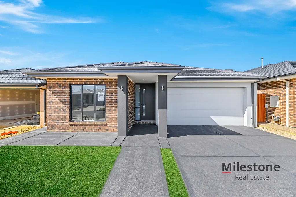 Absolutely Stunning Brand New 4 Bedroom Property