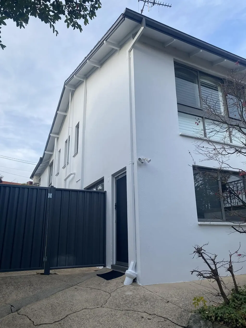 Self-Contained Studio Flat with Utilities Included