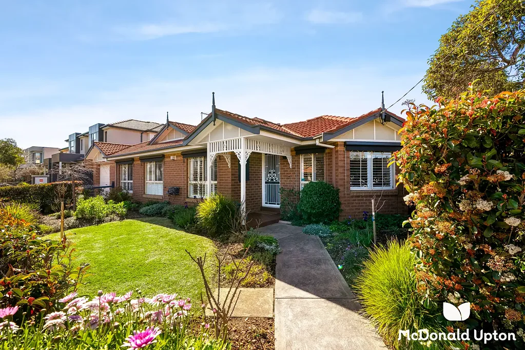 Essendon 3ਬੈੱਡਰੂਮ Corner Charm, Comfort & Convenience