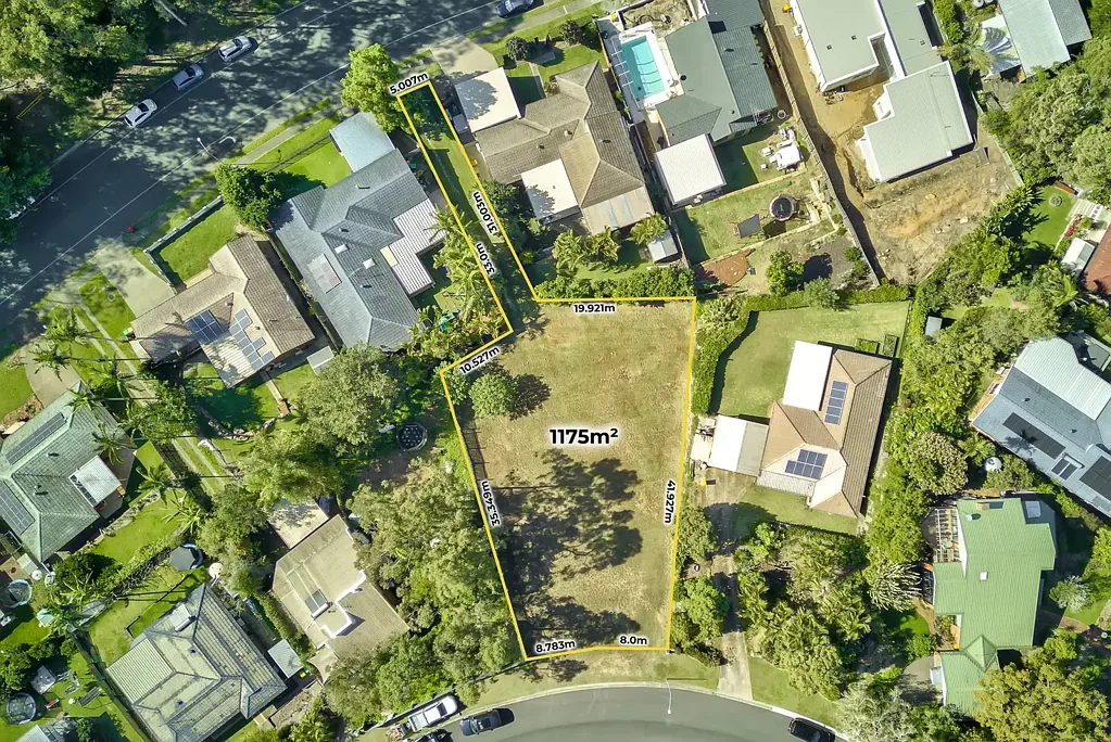 Arana Hills Build Without Compromise on 1,175m² with Two Street Frontage