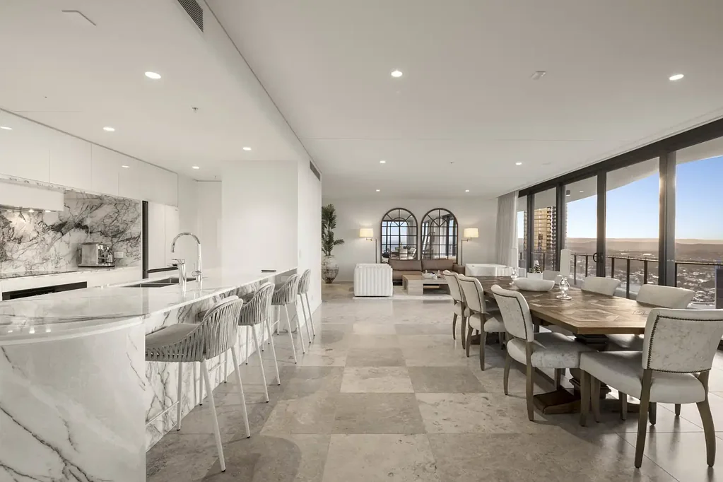 Broadbeach 4침실 "Infinity": Full Floor Luxury Sky-Home | Unsurpassed Space, Style and Panoramic Views