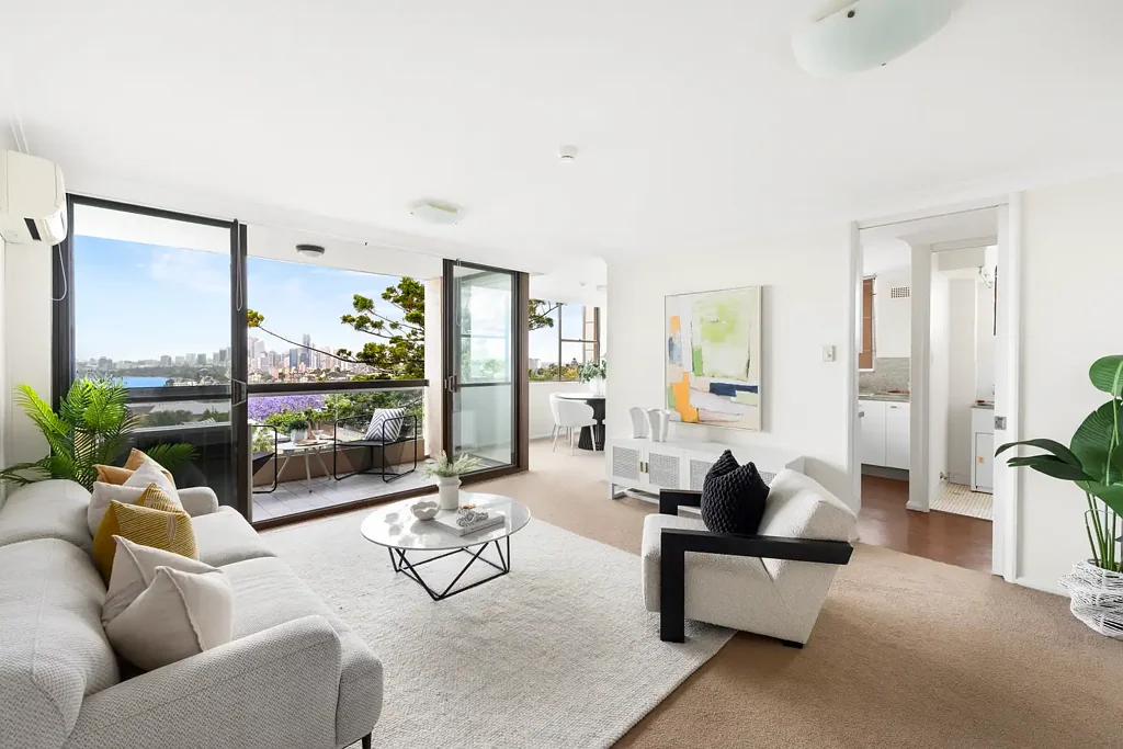 Cremorne 2房 海港城市景观 电梯直达五楼 双车位安保 明信片阳台 吧台视野厨房 独立浴缸洗衣房 车位储藏室 便捷生活区 A Sydney Harbour Showcase with Unrivalled Convenience