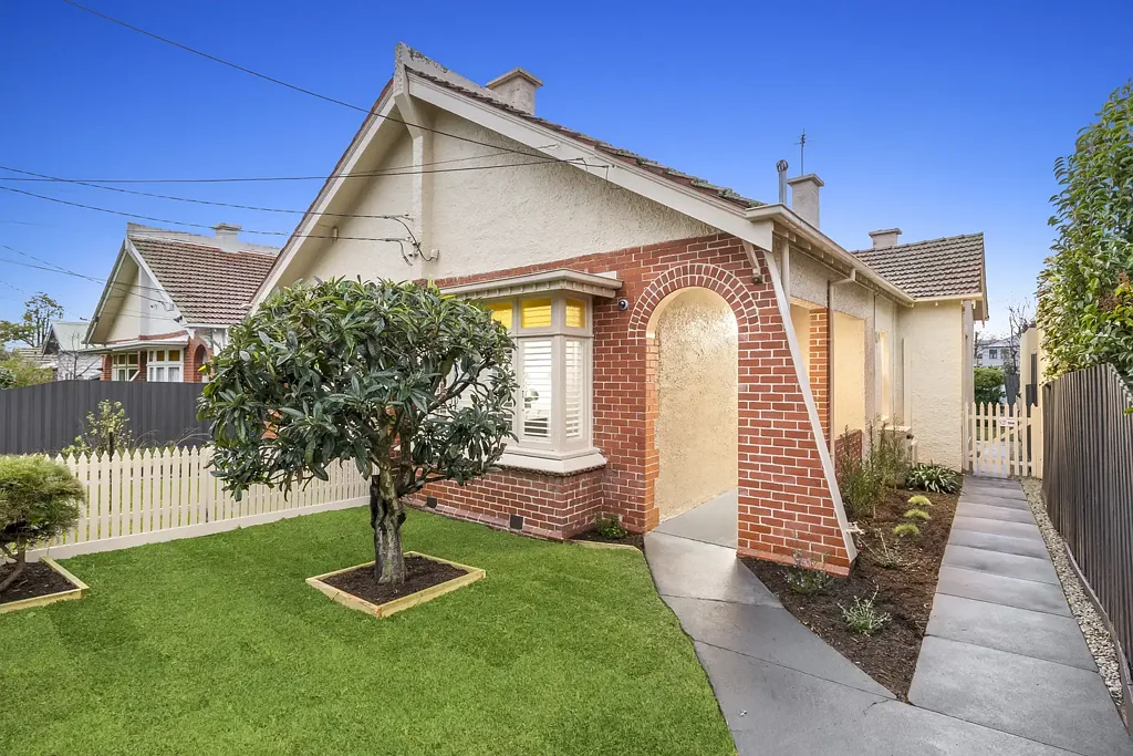 Oakleigh 3Kwarto Renovated Edwardian Elegance