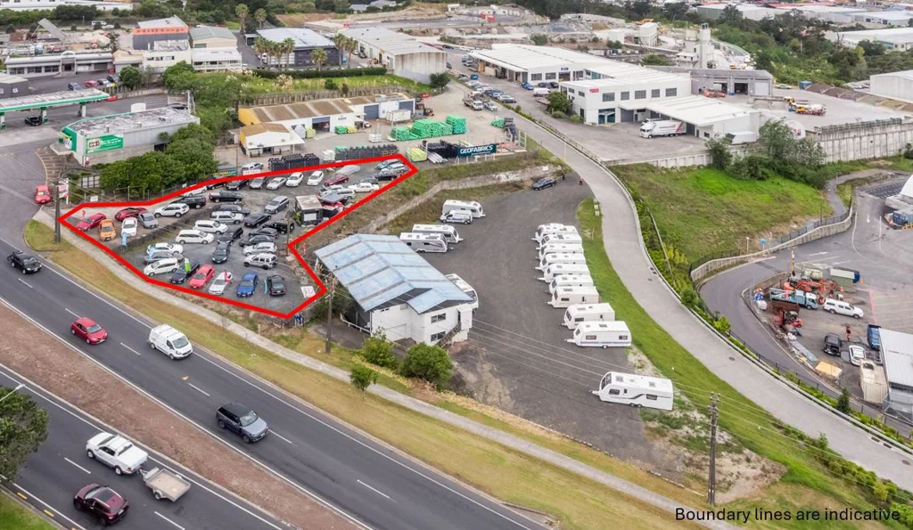 Silverdale Exceptional Exposure Yard!