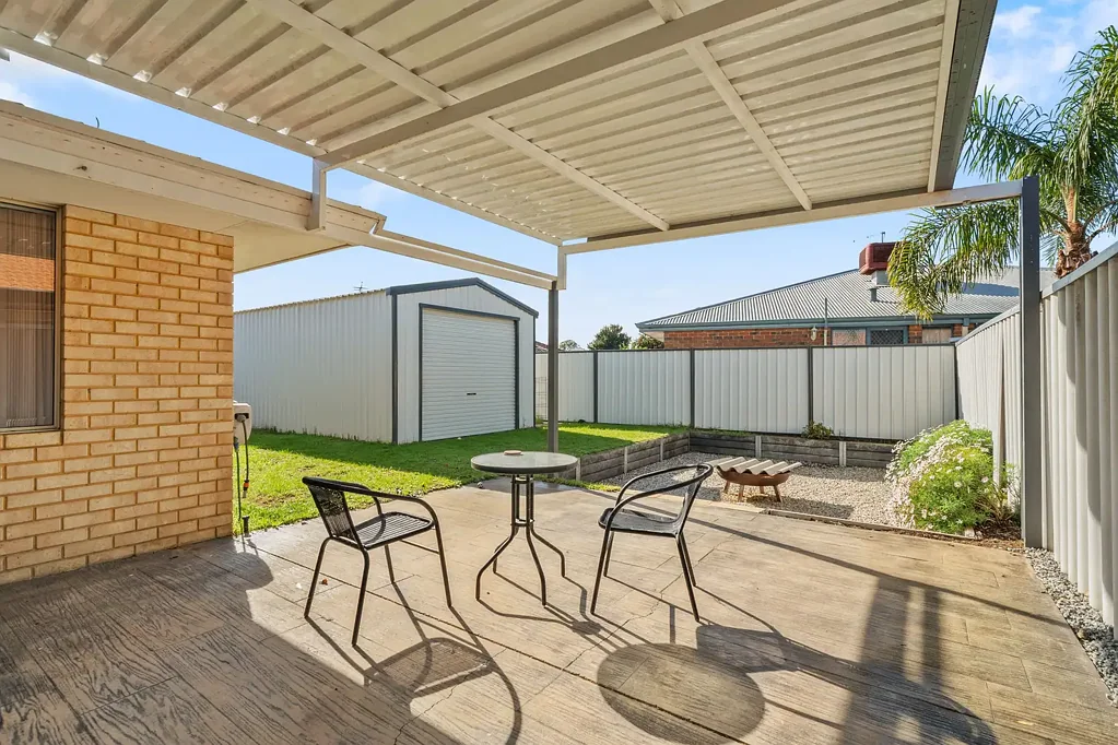 Greenfields 4房  Thoughtfully designed family home with generous bedrooms and a shed