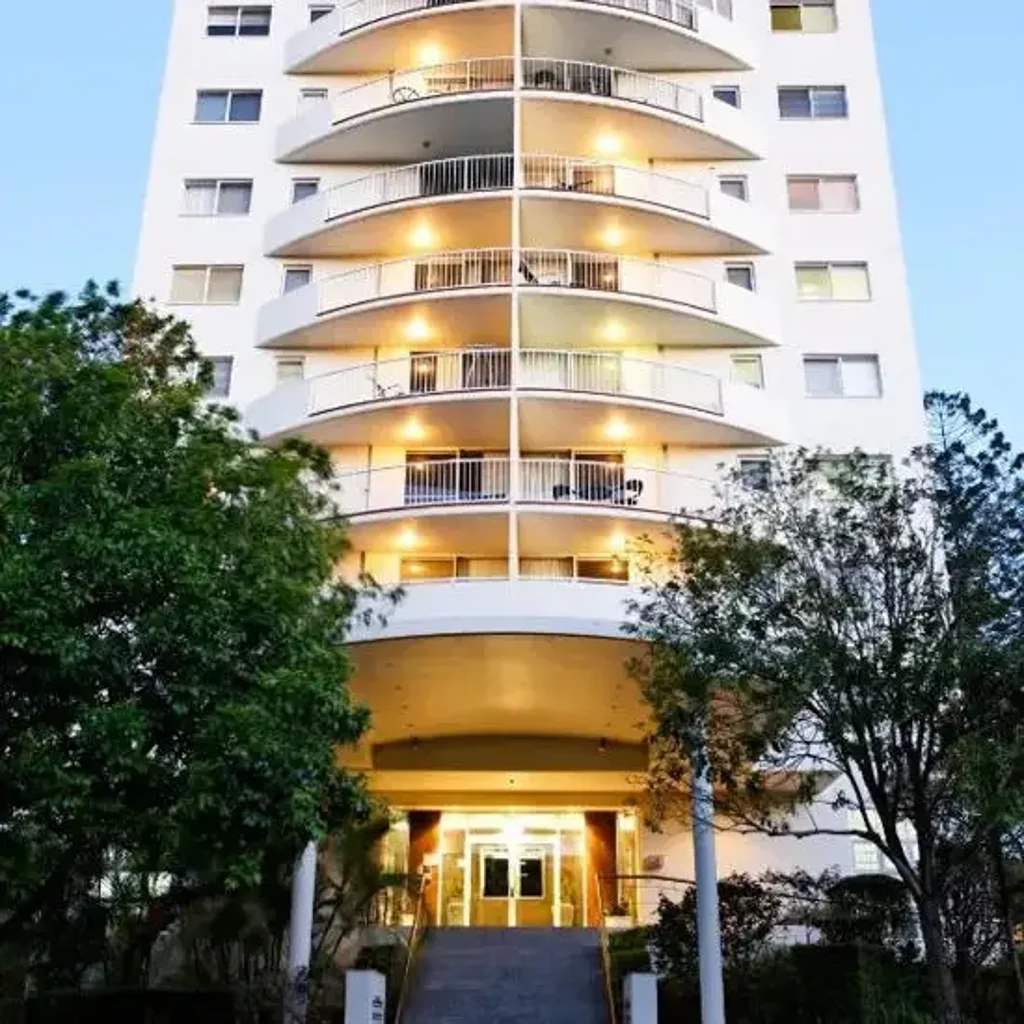 By the River Near the City 2beds 2baths Furnatured apartment for Rent