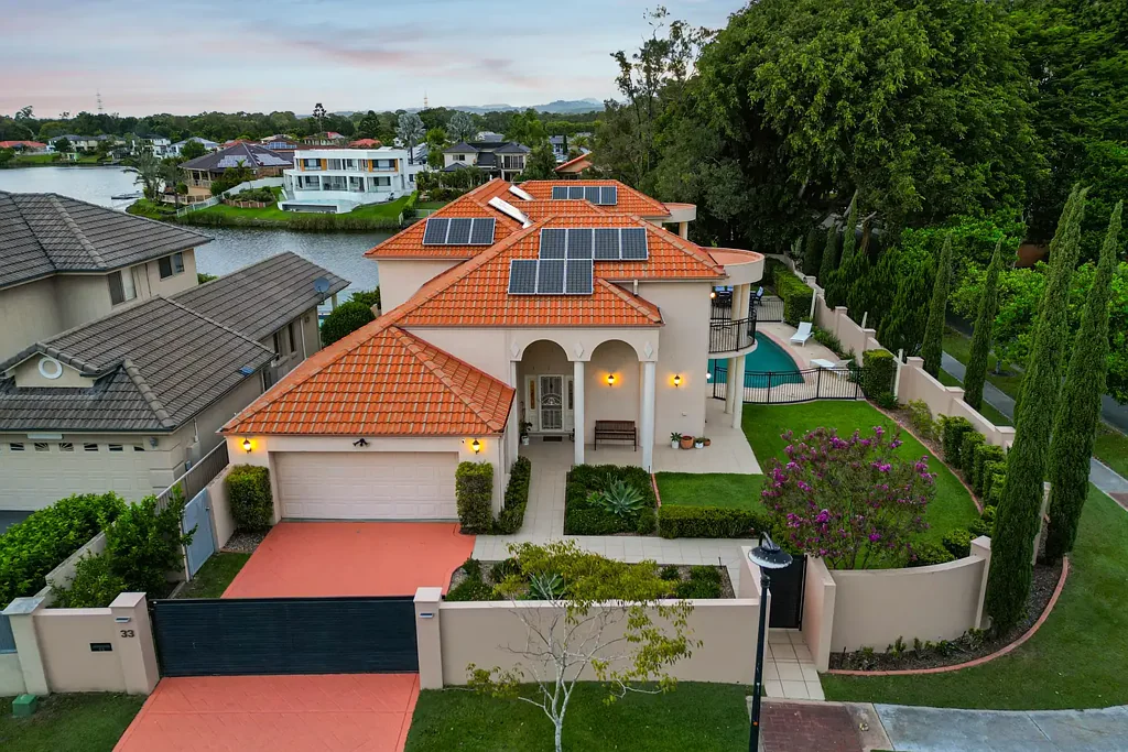 33 Bollard Circuit, Clear Island Waters, QLD 4226
