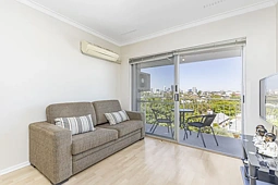 27/209 Walcott St, North Perth