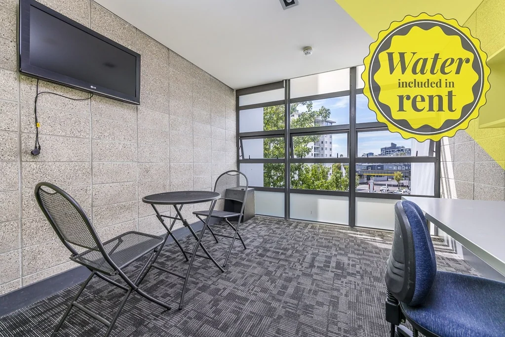 Your Furnished City Retreat Moments from the Waterfront