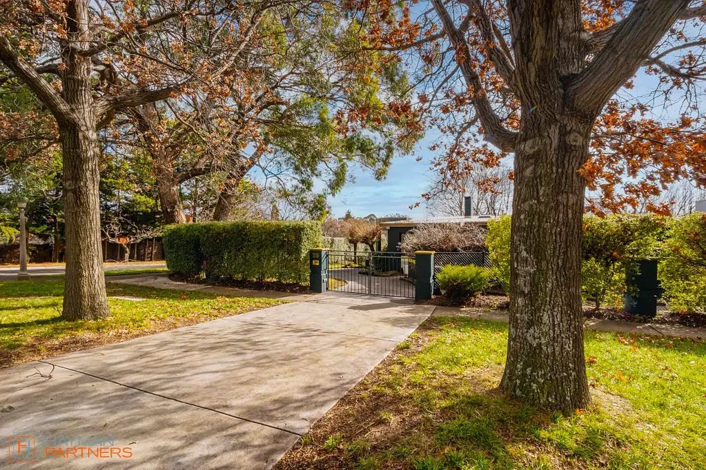 Yarralumla 4房  Architectural Elegance & Exceptional Living in Prestigious Yarralumla