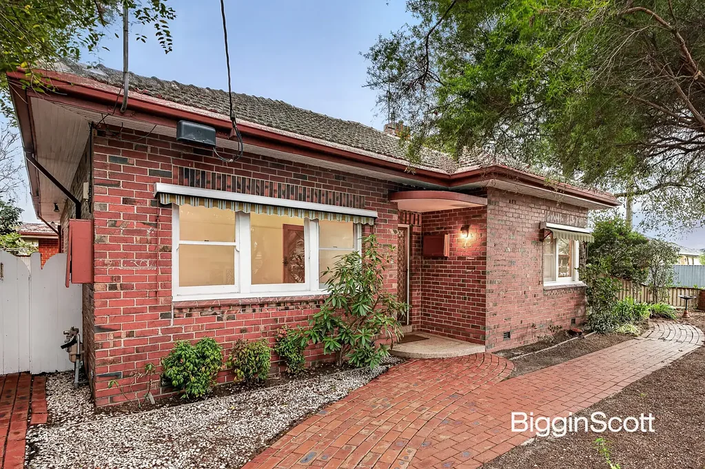 Charming Family Home in a Prime Glen Waverley Location