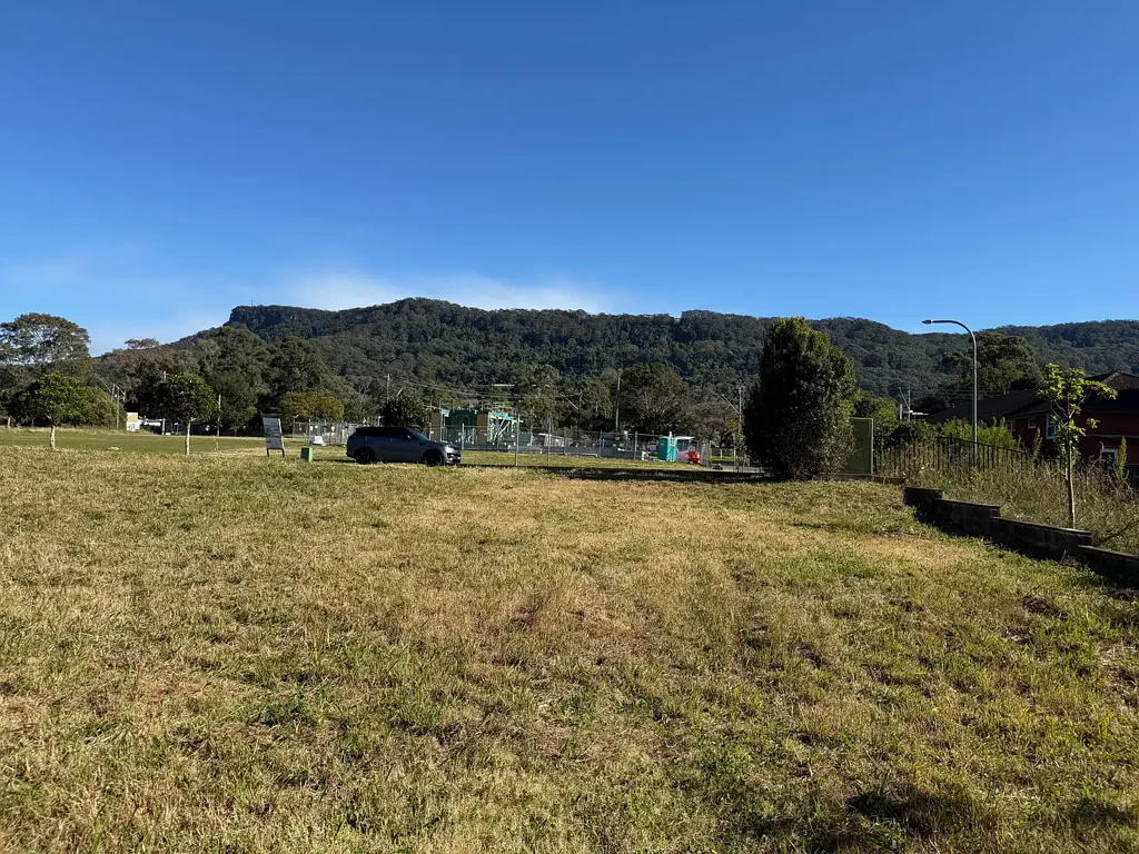 Russell Vale 精品小区地块 1141.6平米宽门面 梦想家园或双拼别墅 随时可建 地段优越 Build your Dream Home or Duplex (STCA)
