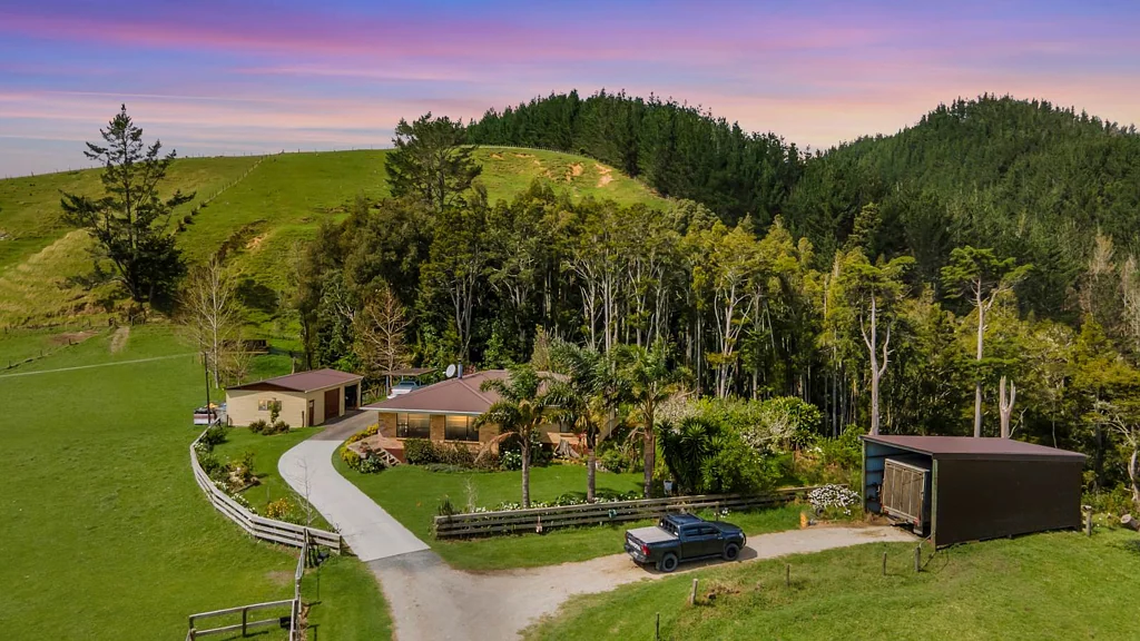 Paparoa  Quality 63 Hectare Lifestyle Block