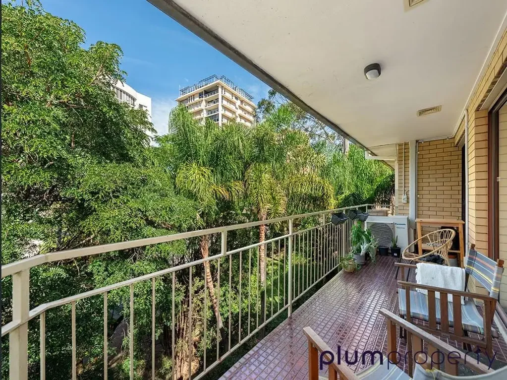 2 BEDROOM UNIT IN HEART OF AUCHENFLOWER