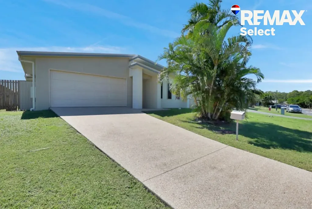 Spacious Coastal Living - 4-Bedroom Home with Air Conditioning