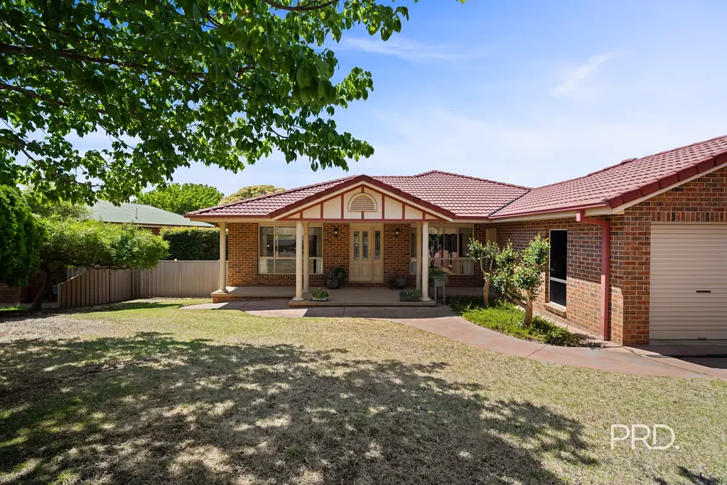 10 Fletcher Place, Kooringal, NSW 2650