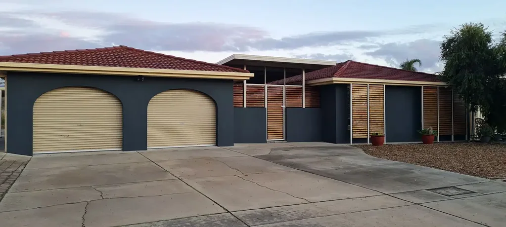 1 Karoom drive, Glenfield Park, NSW 2650
