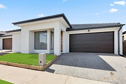 18 LILLYPILLY STREET, Fraser Rise