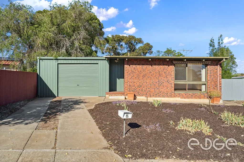 8 Currawong Crescent, Craigmore, SA 5114