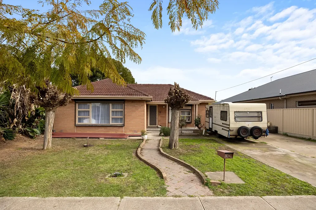 Henley Beach 4 Bedroom Big Possibilities In A Blue-Chip Henley Beach Pocket