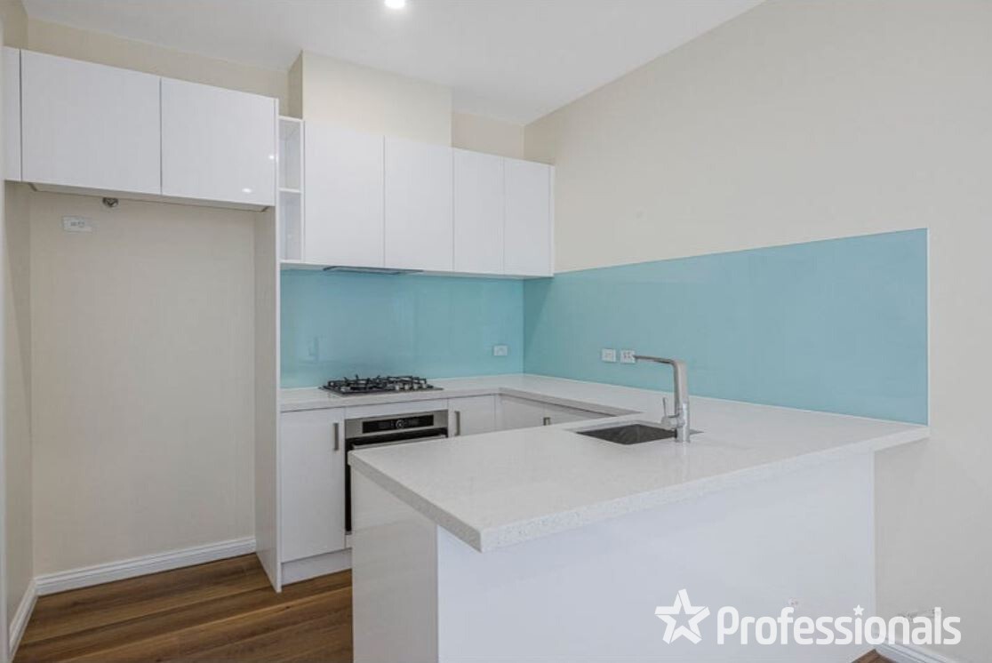 UNIT 4 6 EDWARDS ST, BURWOOD VIC 3125, 0 Kuwarto, 0 Banyo, Townhouse