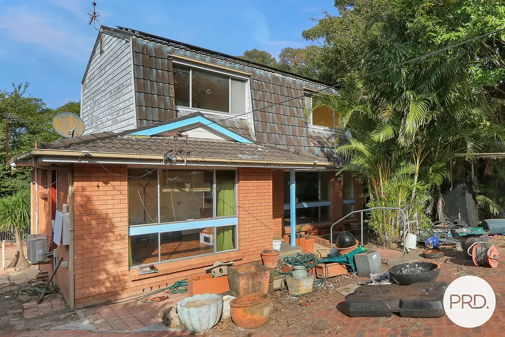 Figtree 5 Slaapkamer ATTENTION RENOVATORS -  Dust Off Your Tools!