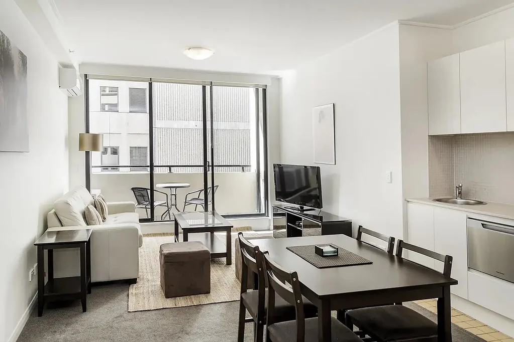 Modern Apartment with Lifestyle Convenience