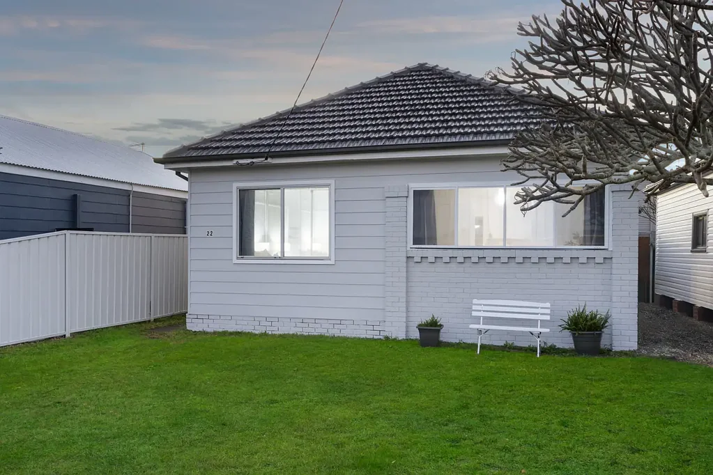 Swansea 3部屋 Solid home, rear lane, metres from the channel