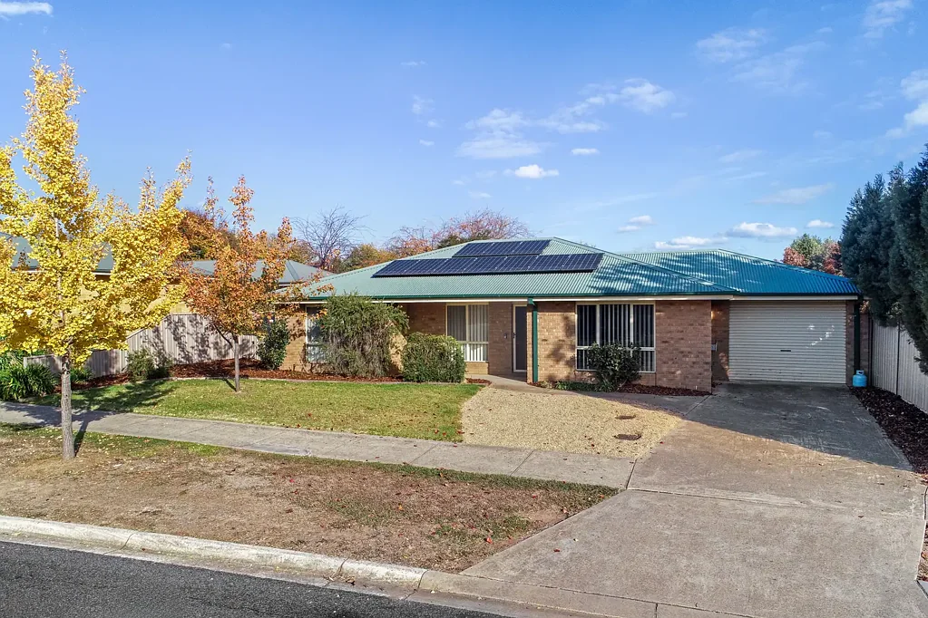 2/4 Cambridge Drive, Mansfield, VIC 3722