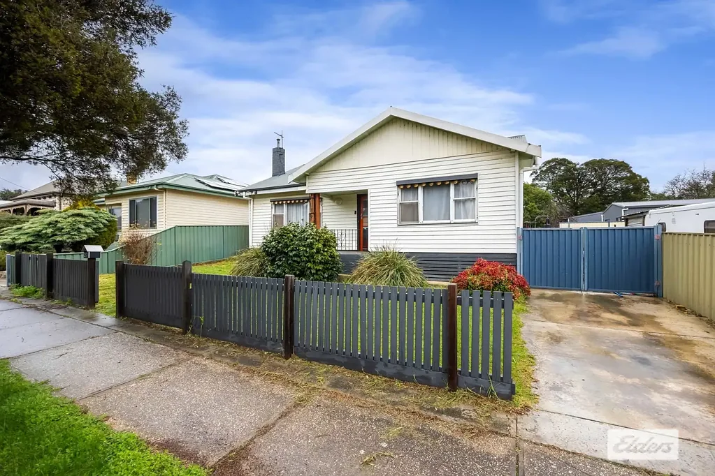 Ararat 3 Bedroom Move in or continue leasing out