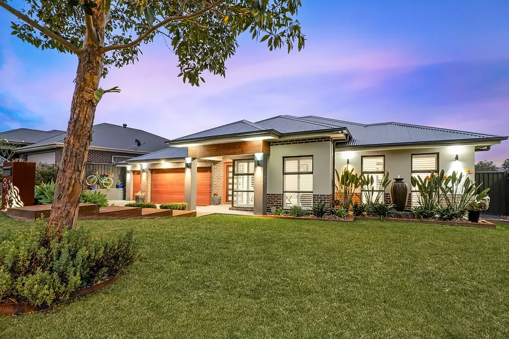 North Richmond 4બેડરૂમ Contemporary Family Living with Impressive Outdoor Entertaining