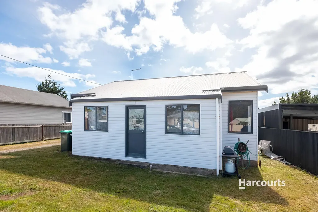 27 Hillcrest Road, Devonport, TAS 7310