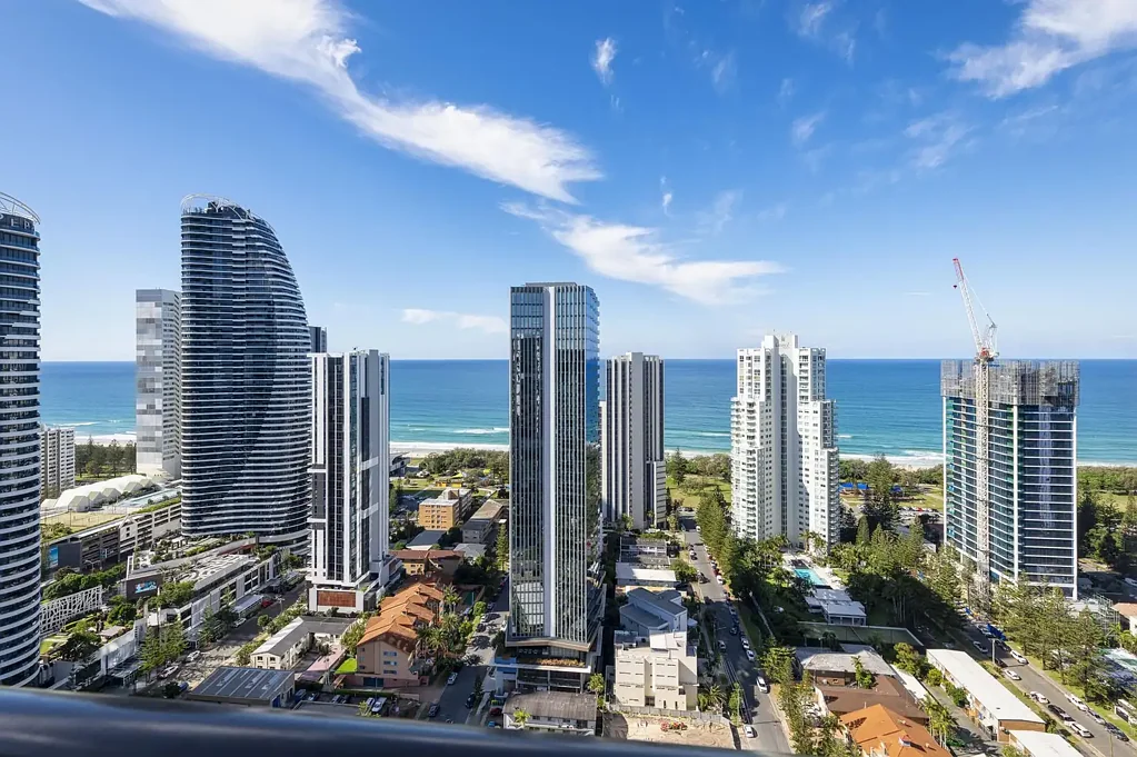 Broadbeach 2房  The Ultimate Coastal "Lock-and-Leave" – Breathtaking Level 32 Broadbeach Haven