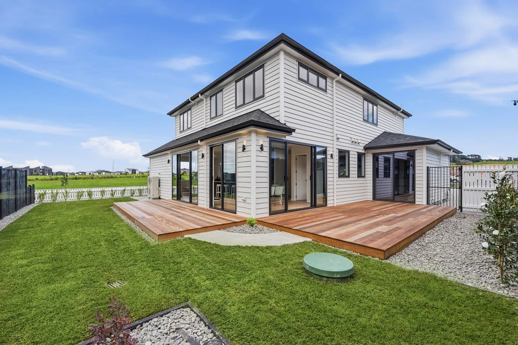 Wainui 5房  Sun-Filled Corner Retreat - Versatile Options
