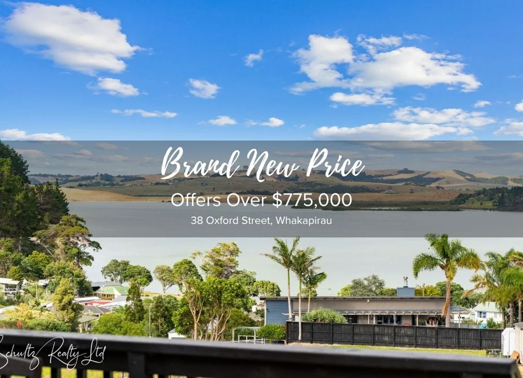 Whakapirau 4 Bedroom Coastal Charm with Stunning Water Views!