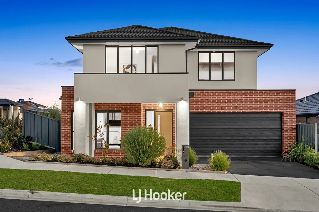 Architectural Elegance on a Corner Block – Luxe Double-Storey Living in Elite Berwick Locale