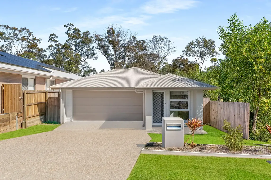 Bahrs Scrub 4 Bedroom Immaculate home with beautiful outlook - ready to move in!