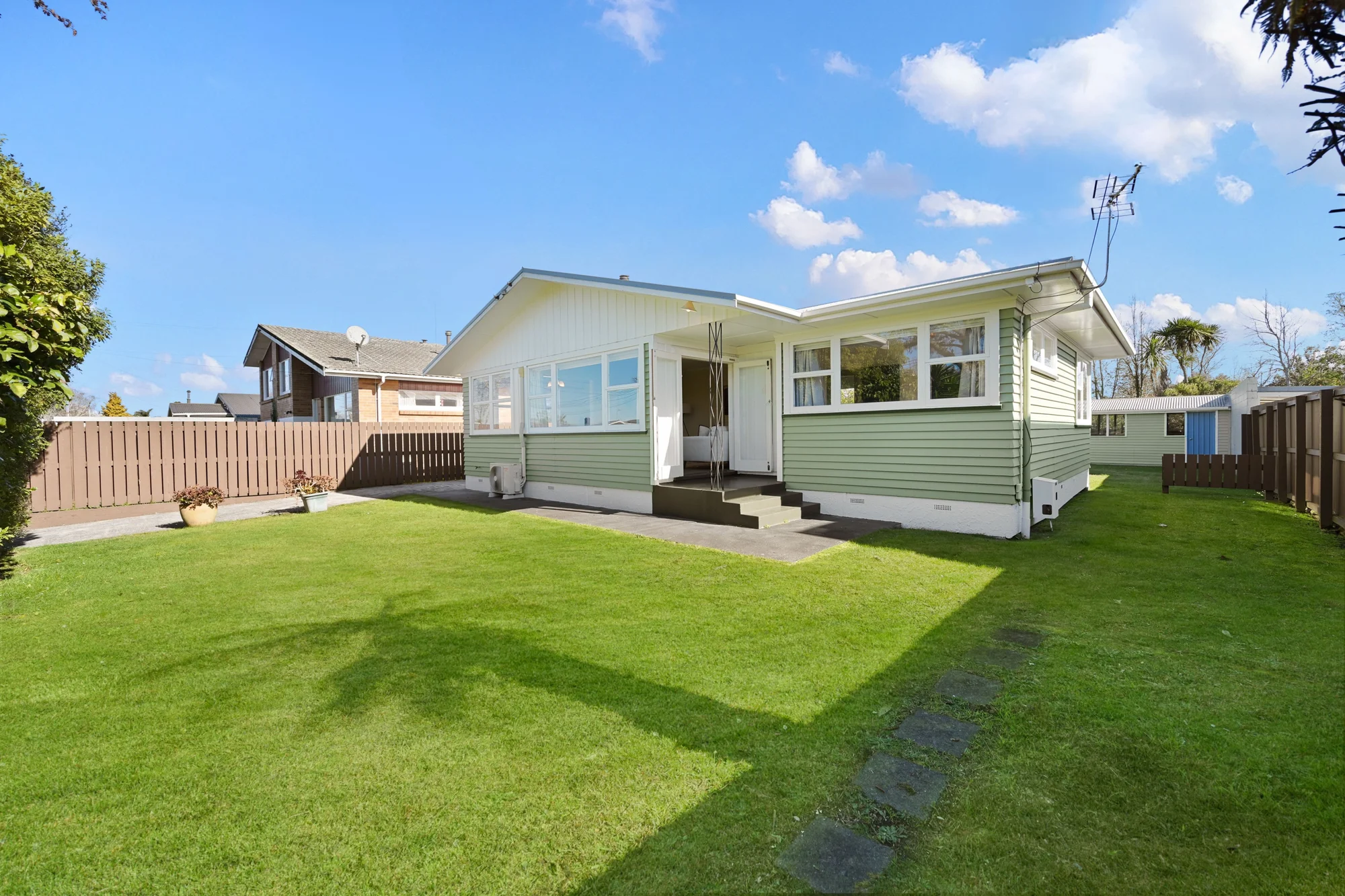 Fairview Downs 3Habitaciones Sunny & Spacious | Big Backyard | Family Ready