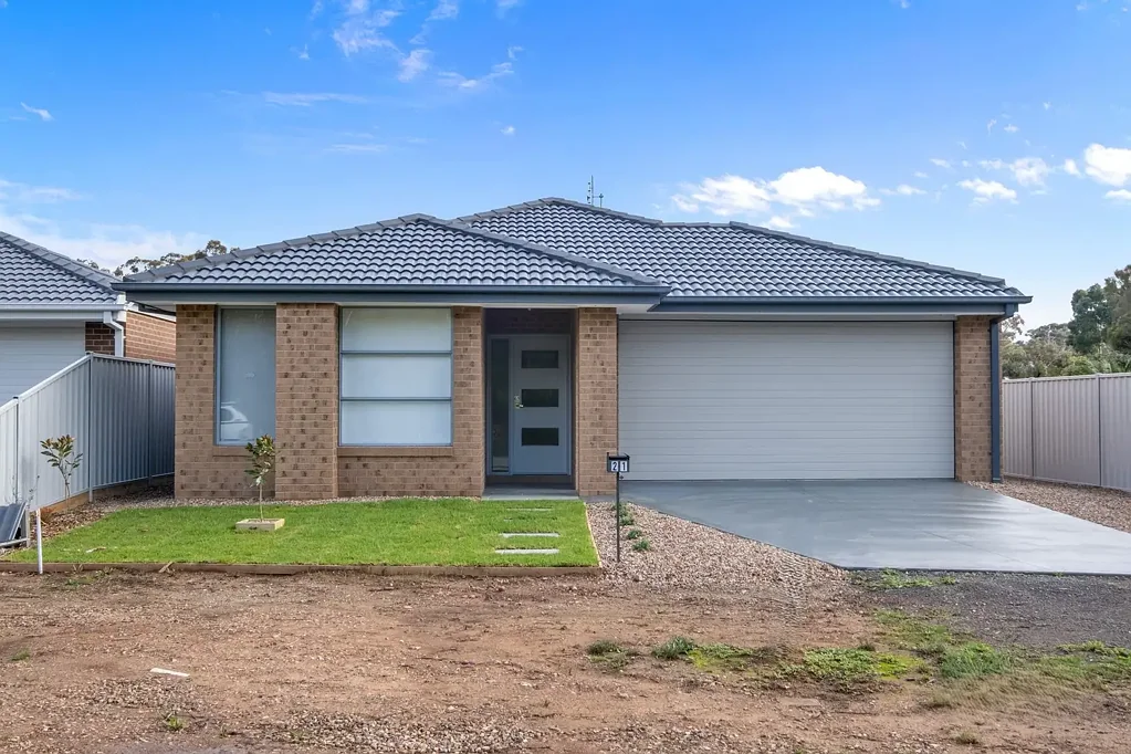 HOUSE FOR LEASE – 21 LOGAN-WEDDERBURN ROAD, WEDDERBURN