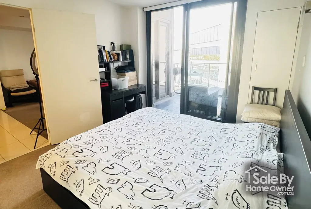 East Perth 1 Bedroom Top floor Living at its Best – Fully furnished & Equipped Top-Floor Gem for First Home Buyers or Investors!